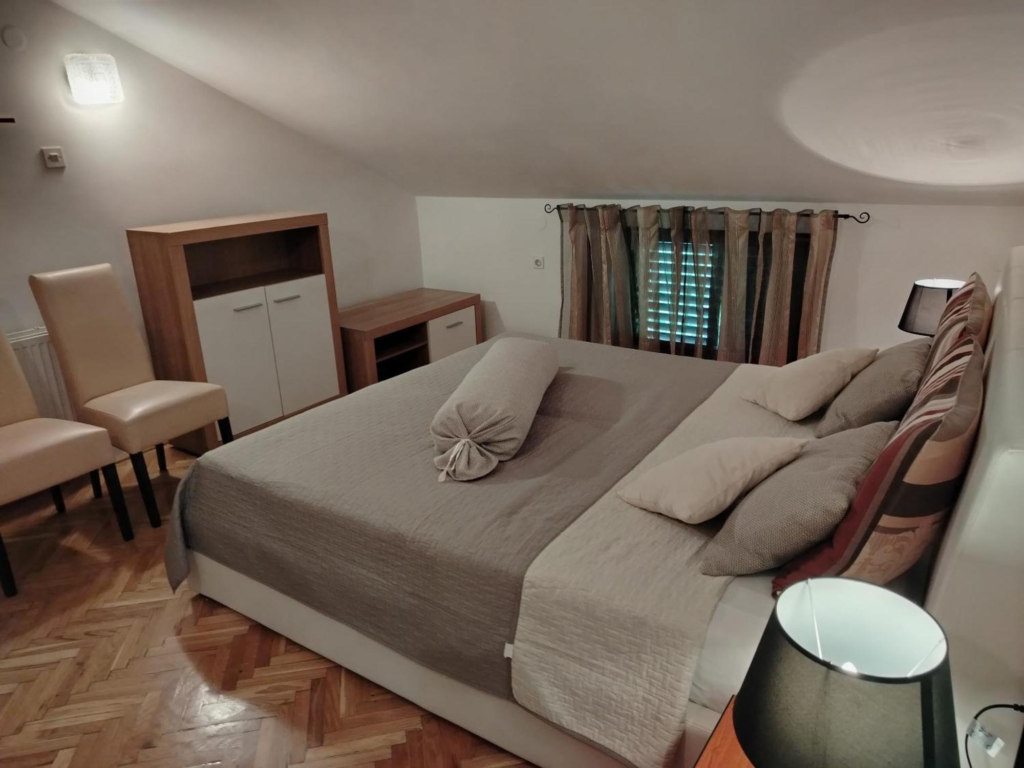 Apartments Antonija Malinska Bagian luar foto
